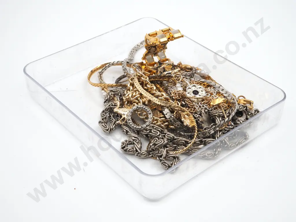 Assorted Lot of Costume Jewellery Image 1++