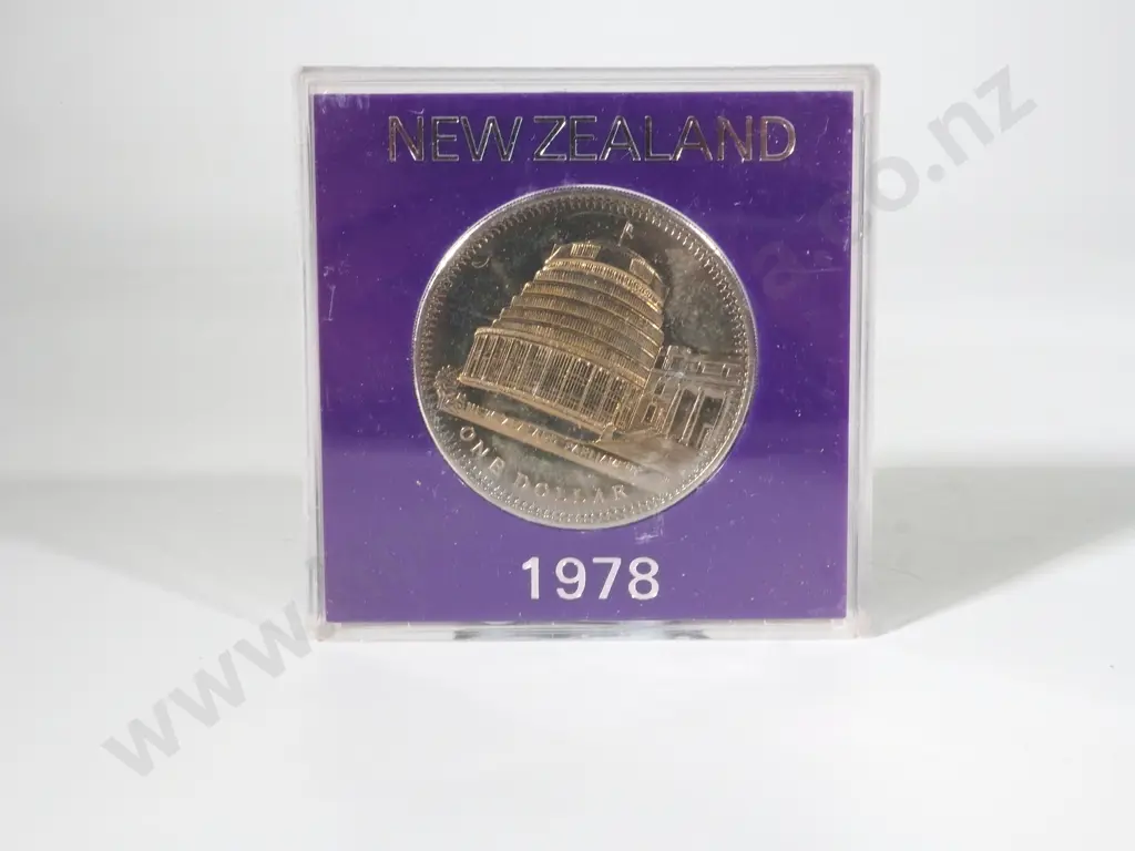 31 Assorted New Zealand UNC One Dollar Coins Image 1++