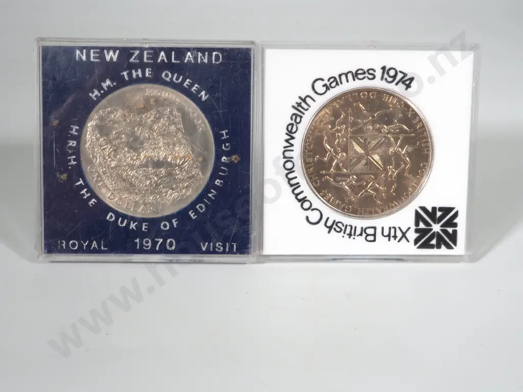 17 Assorted New Zealand UNC One Dollar Coins Image 1++