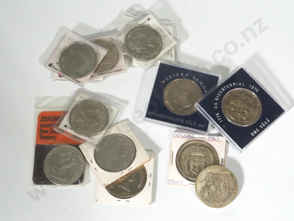 14 Assorted New Zealand UNC One Dollar Coins - Some Cases Damaged Image 1++