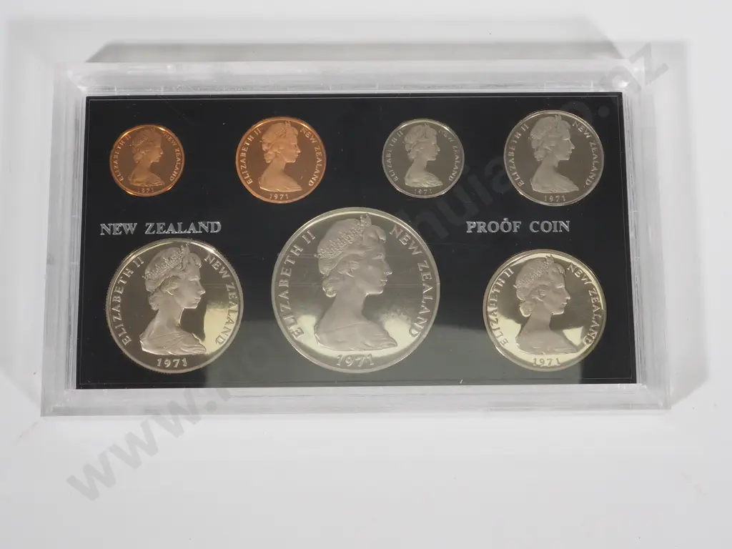 Five New Zealand 1971 Proof Sets, Two nicer than average: Total CV $375+ NZD Image 1++