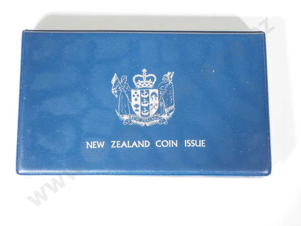 20 New Zealand Wallet Type Proof Sets: Total CV $555 Image 1++