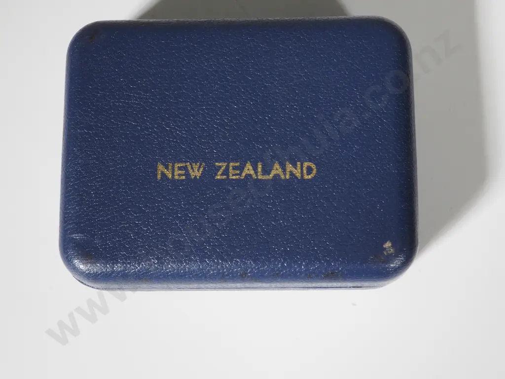 Three New Zealand 1975 Cased Proof One Dollar Coins Image 1++