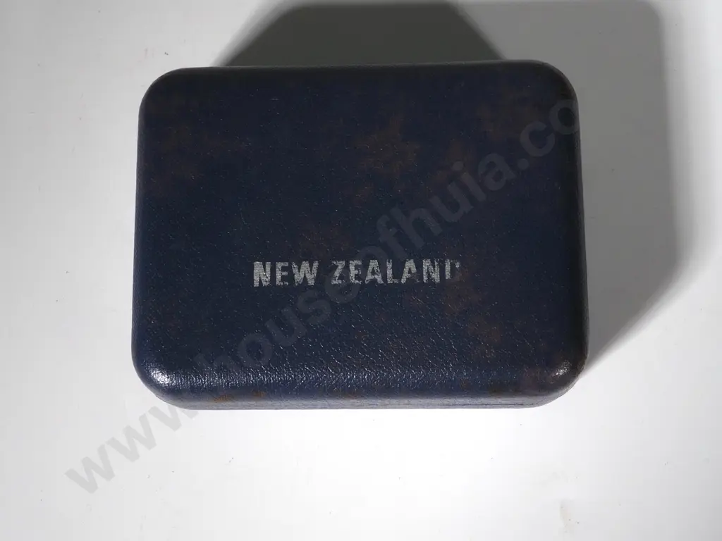 Three New Zealand 1976 Cased Proof One Dollar Coins Image 1++