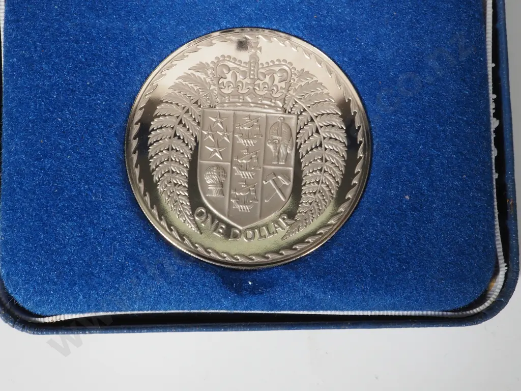 15 New Zealand Cased Proof One Dollar Coins: Total CV $225 NZD Image 1++
