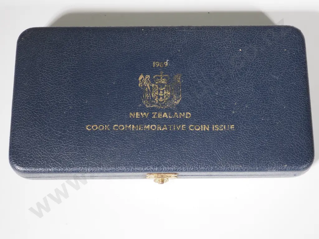 10 New Zealand 1969 Plush Cased Polished Sets: Total CV $280 NZD Image 1++