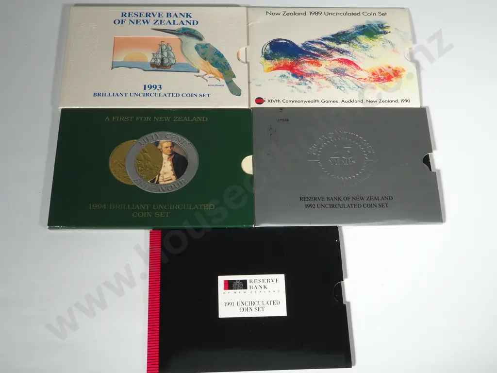 24 New Zealand Uncirculated Coin Sets: Total CV $760 Image 1++