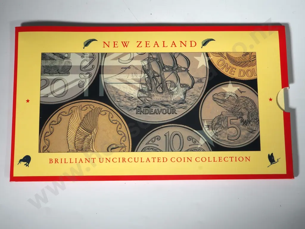 Four New Zealand 1990 Two Note / Two Coin UNC Sets Image 1++