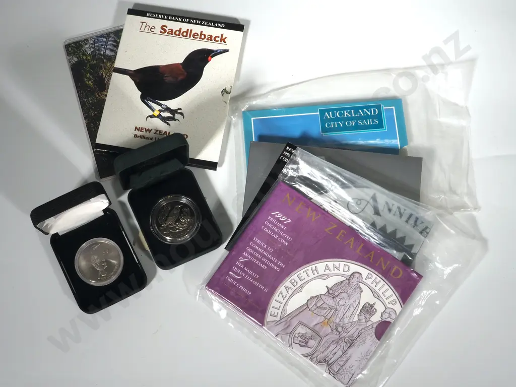 44 New Zealand Uncirculated $5 Coins: Total CV $967 Image 1++