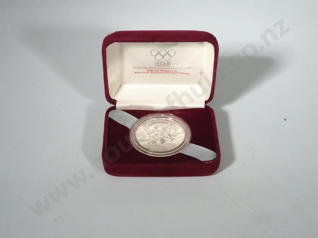 New Zealand 1985 Olympic Commemorative Silver Coin Image 1++