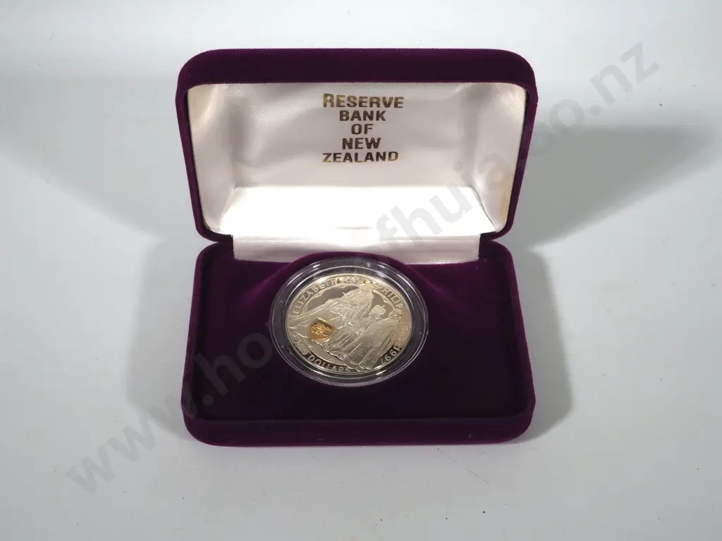 NZ 1997 50th Golden Wedding Silver Proof $20 in Plush Case w Cert & Outer Card Image 1++