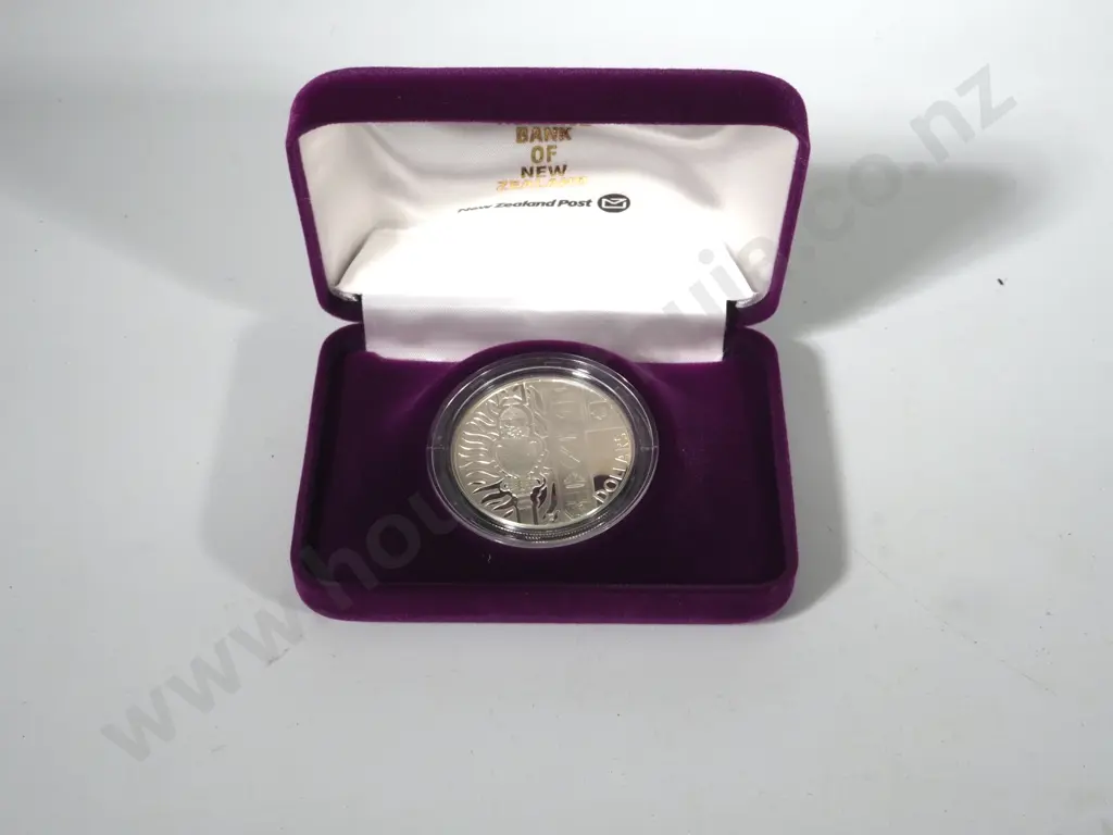 New Zealand 2002 Sterling Silver Five Dollar Golden Jubilee Cased Coin Image 1++
