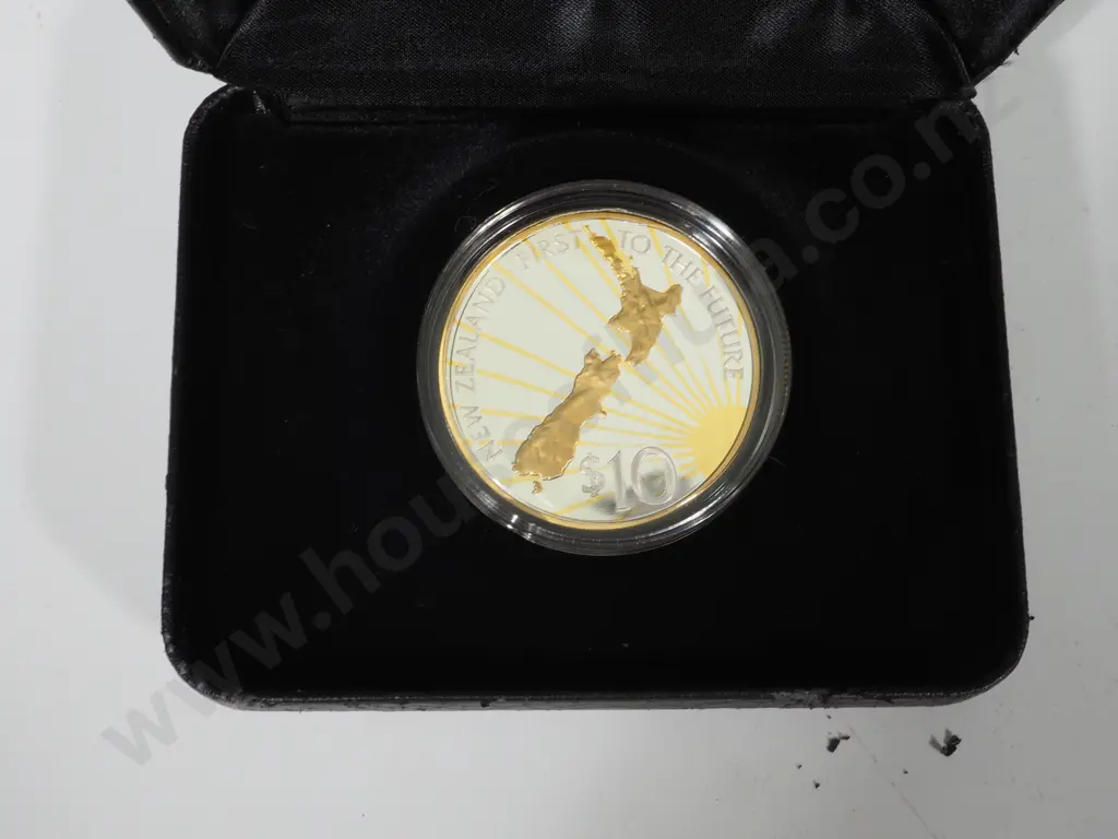 Two New Zealand 2000 Millennium Silver Proof Ten Dollar Coins: Total CV $180 NZD Image 1++
