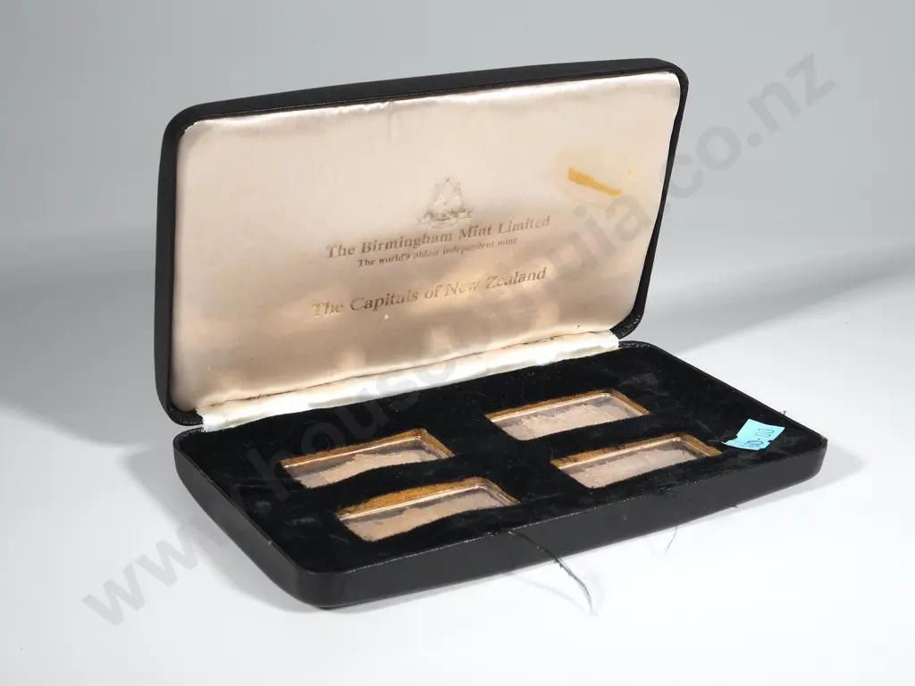Capitals of New Zealand - Four One Ounce Silver Bars Image 1++