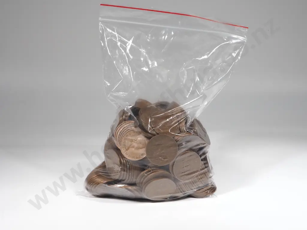 300 (approx) NZ 1954 Pennies: Total CV $900 Image 1++