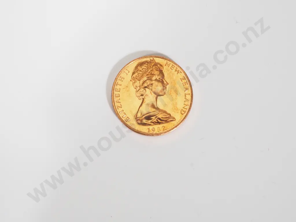 500 New Zealand 1 & 2 Cent Coins (approx.)  Total CV $1500 Image 1++