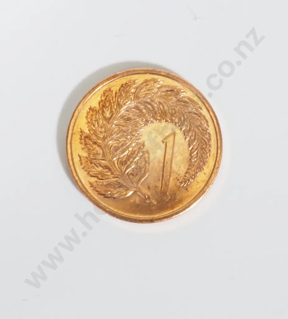 600  (approx) New Zealand 1983 One Cent Coins UNC. Total CV $1800 Image 1++