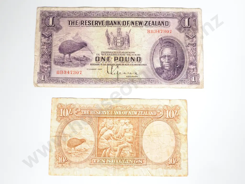 New Zealand One Pound Lefeaux & 10 Shilling Bank Note Image 1++