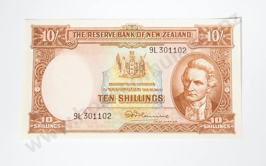 New Zealand AUNC 10 Shilling Fleming Last Prefix Banknote Image 1++
