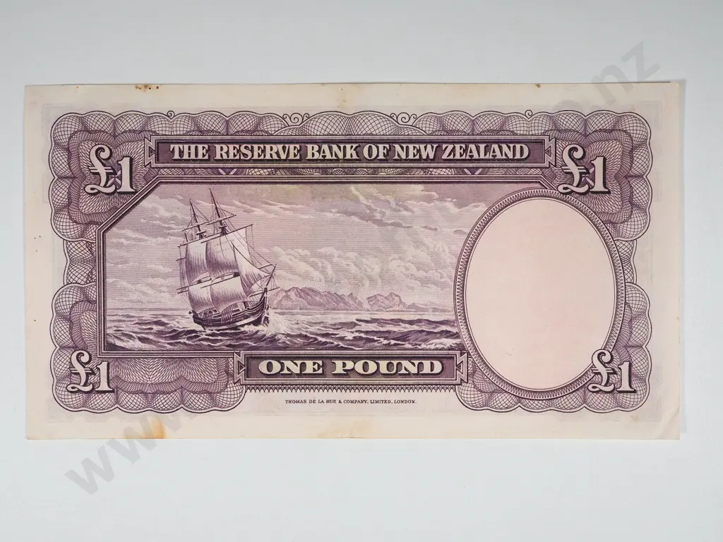 New Zealand EF One Pound Hanna Banknote Image 1++