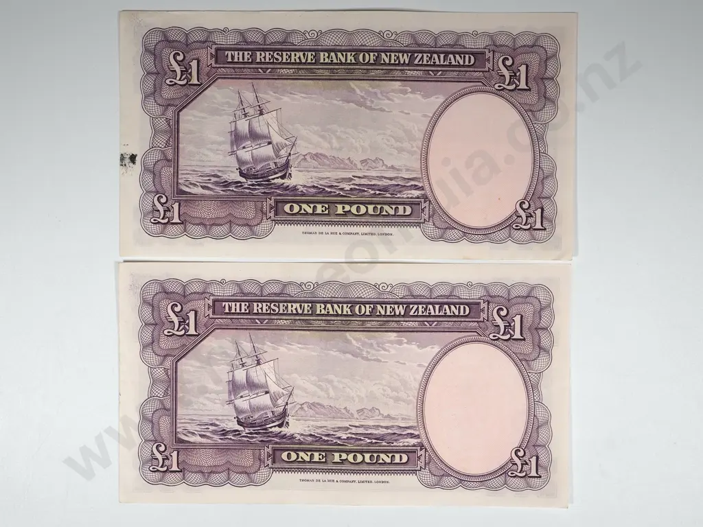 Two EF One Pound Hanna Banknotes : Serials Almost Consecutive Image 1++