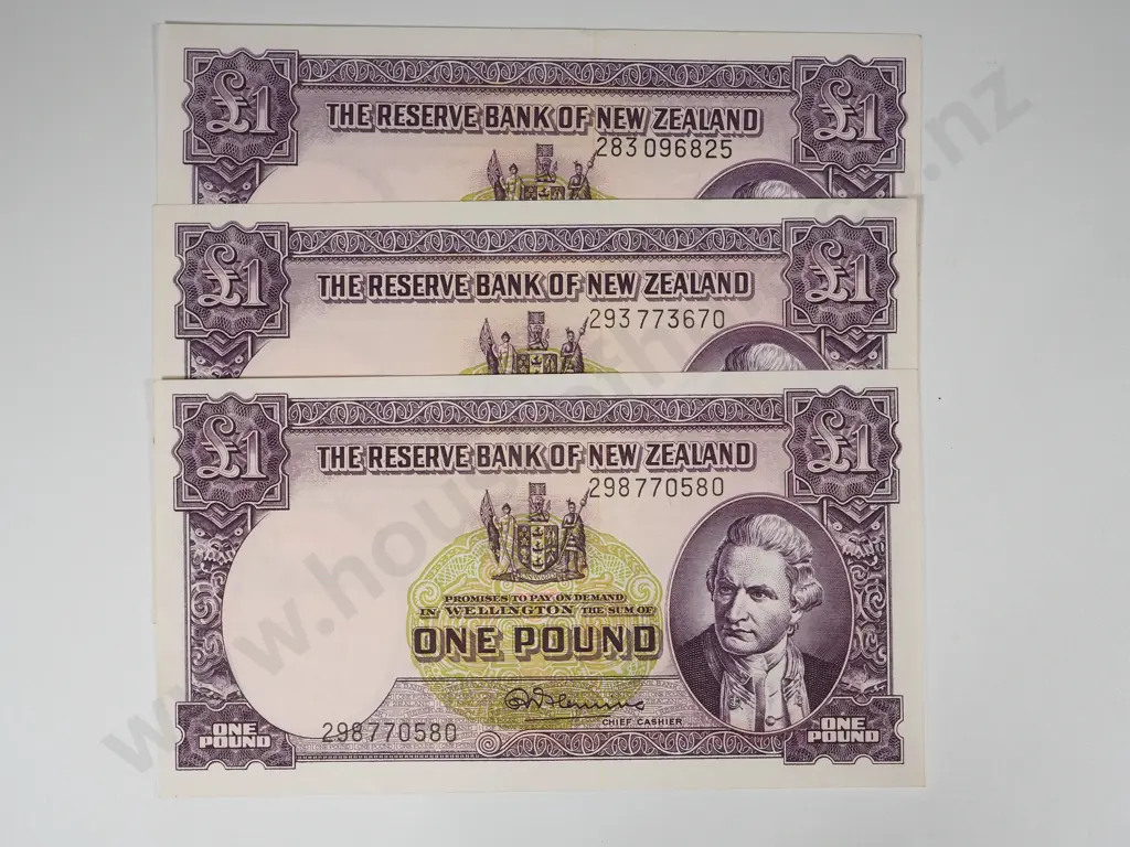 Three One Pound Fleming Banknotes: Better Grades Image 1++