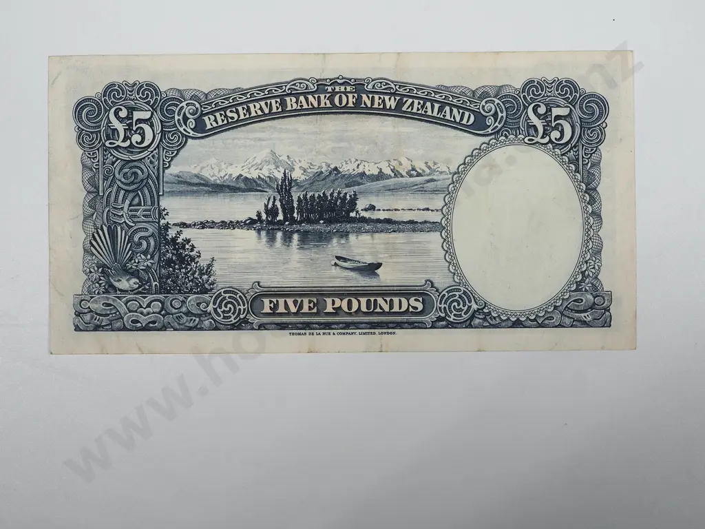 New Zealand VF Five Pound Hanna Banknotes Image 1++