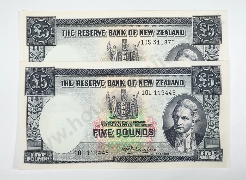 Two New Zealand Five Pound EF Fleming Banknotes Image 1++