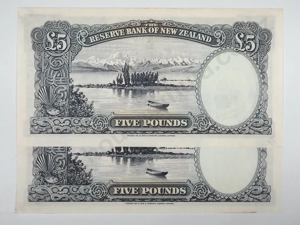 Two New Zealand Five Pound EF Fleming Banknotes Image 1++