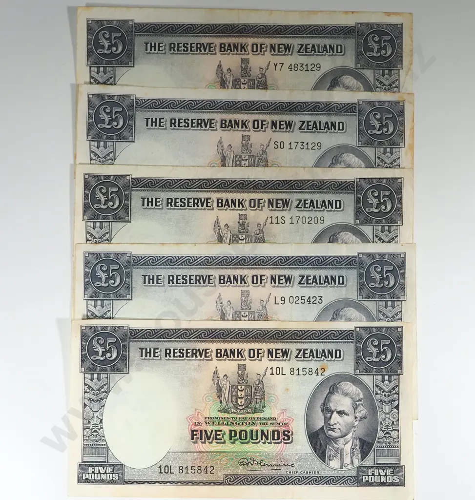 Five New Zealand Five Pound Fleming Banknotes & One Hanna VF Five Pound Banknote Image 1++