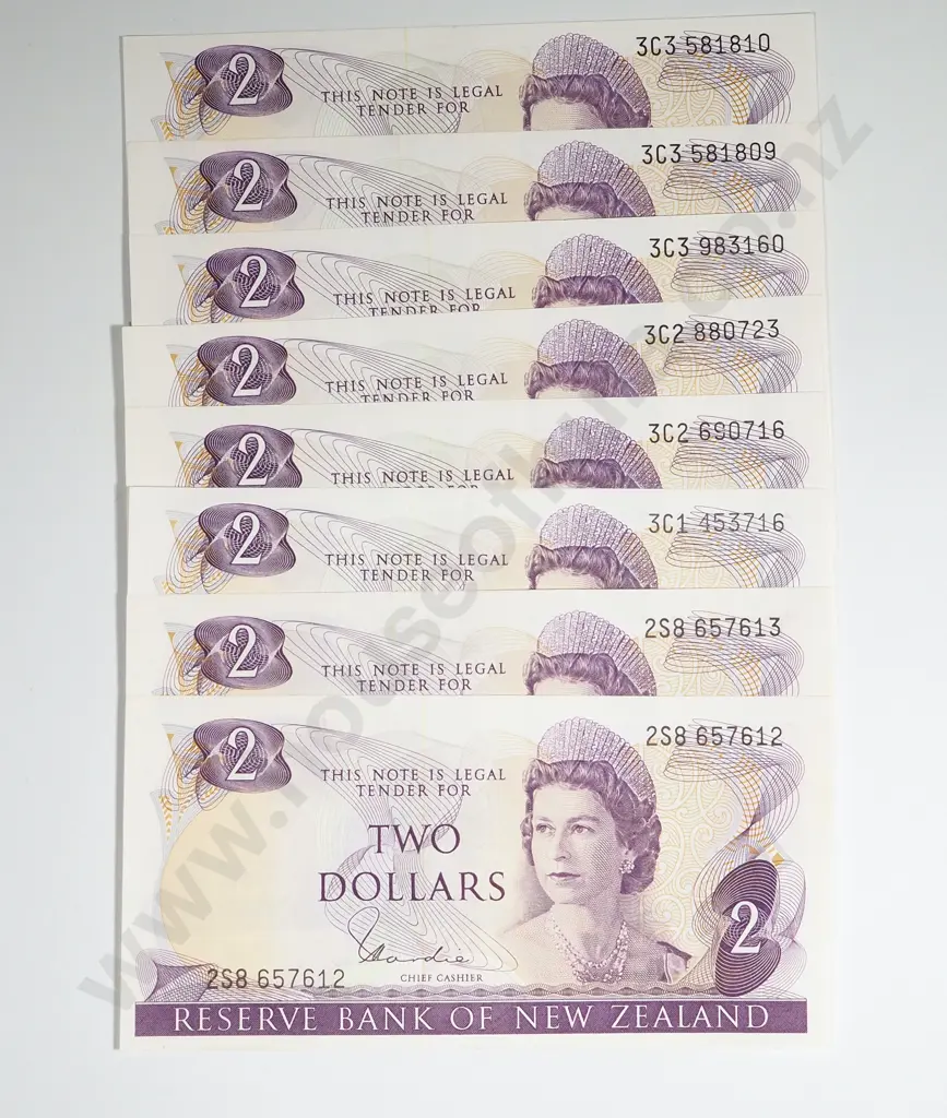 Eight New Zealand $2 Hardie Banknotes; Two Consecutive Image 1++