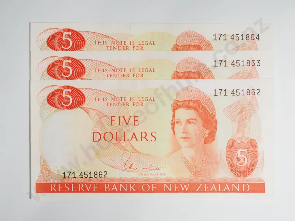 Three New Zealand Consecutive $5 Hardie Banknotes Image 1++