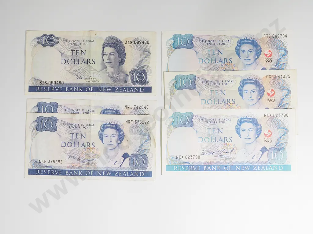 Six New Zealand Paper $10 Banknotes: Three in Better Grades Image 1++