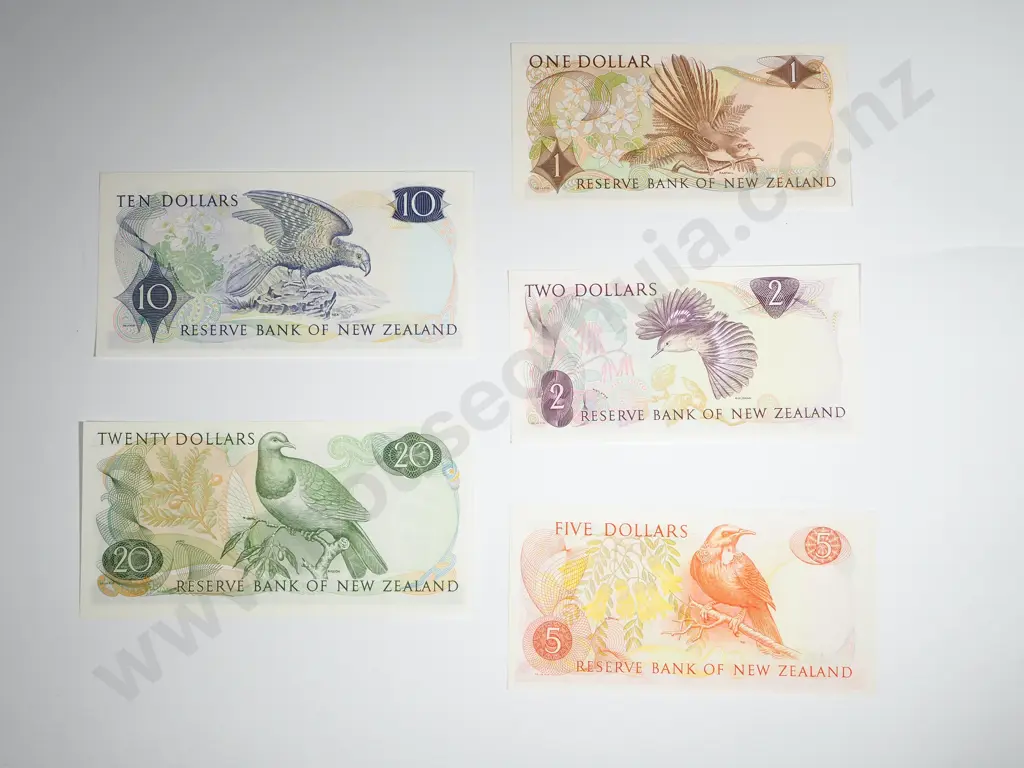 New Zealand Set of Hardie AUNC Banknotes: $1 / $2 / $5 / $10 / $20 Image 1++