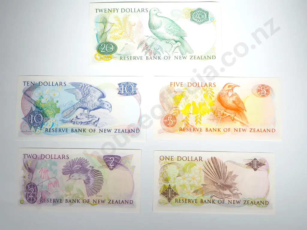 New Zealand Set of Hardie AUNC Star Banknotes: $1 / $2 / $5 / $10 / $20 Image 1++