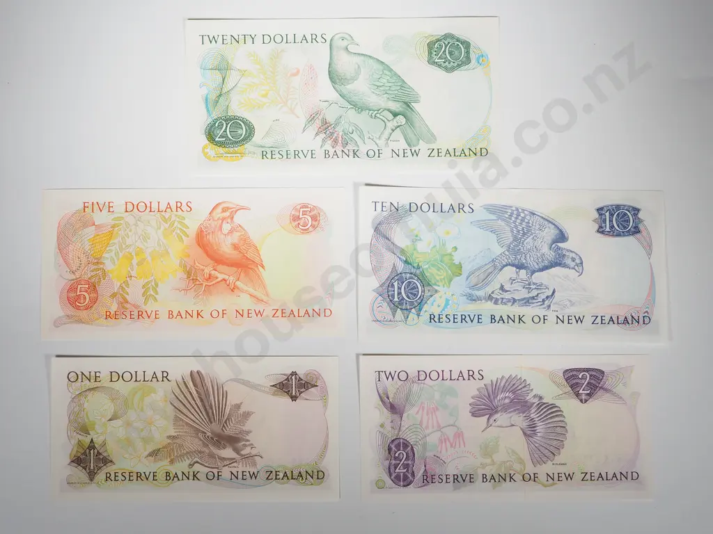 New Zealand Set of Hardie Banknotes : $1 / $2 / $5 / $10 / $20 Image 1++