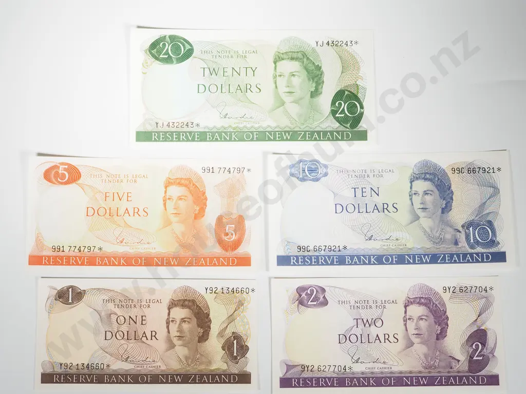 New Zealand Set of Hardie Star Banknotes : $1 / $2 / $5 / $10 / $20 Image 1++