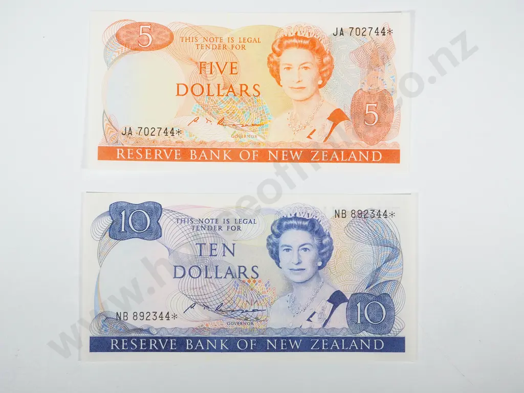 New Zealand UNC $10 & $5 Russell Banknotes Image 1++