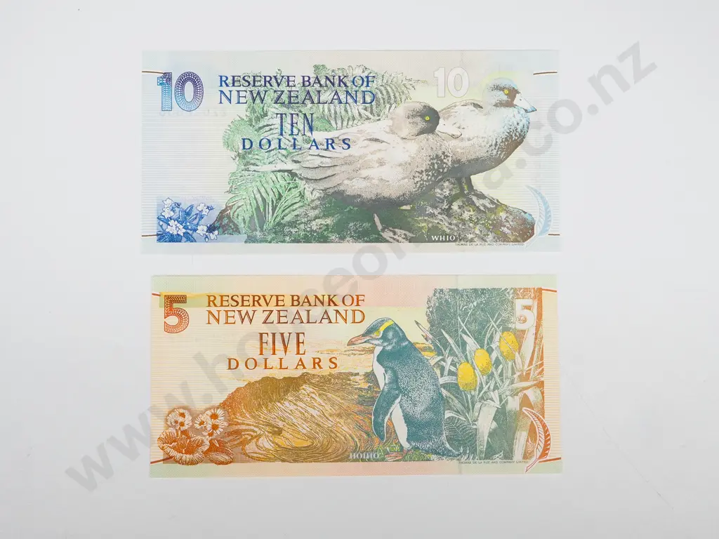 New Zealand AUNC $5 & $10 Brash ZZ Replacement Banknotes Image 1++