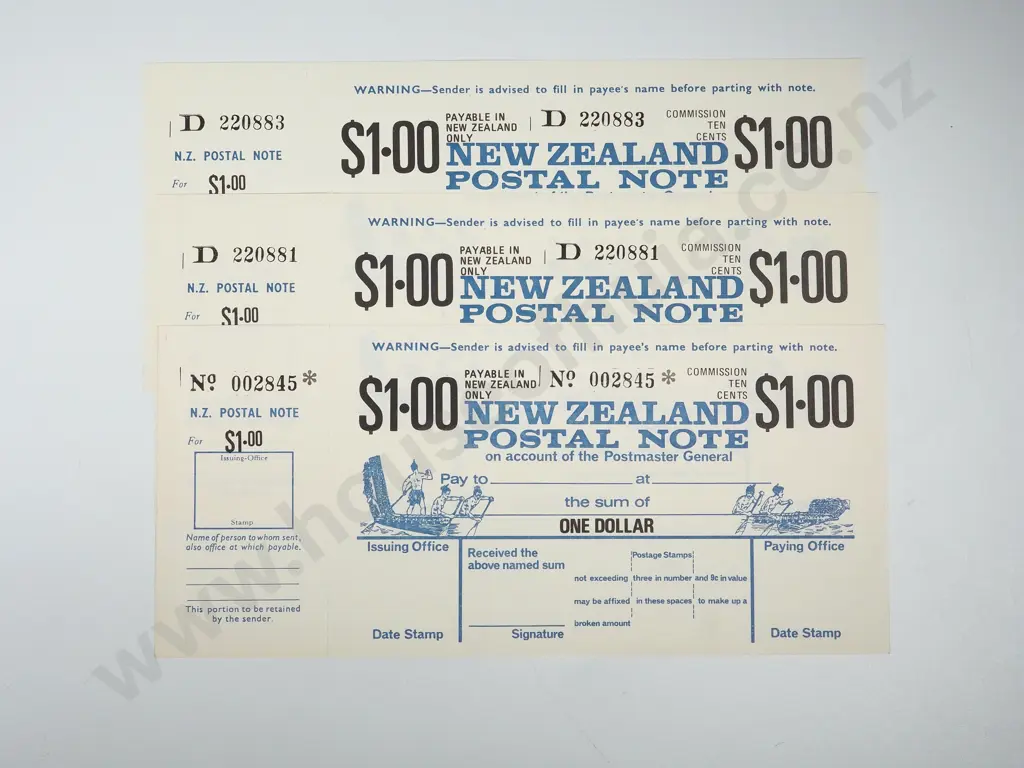 Rare New Zealand Postal Note Set of Three Consecutive With Middle Being a Star Replacement Note Image 1++
