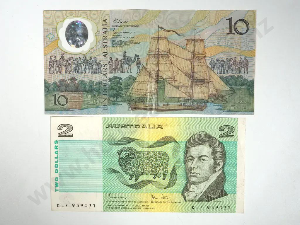 Australian $10 & $2 Banknotes Image 1++