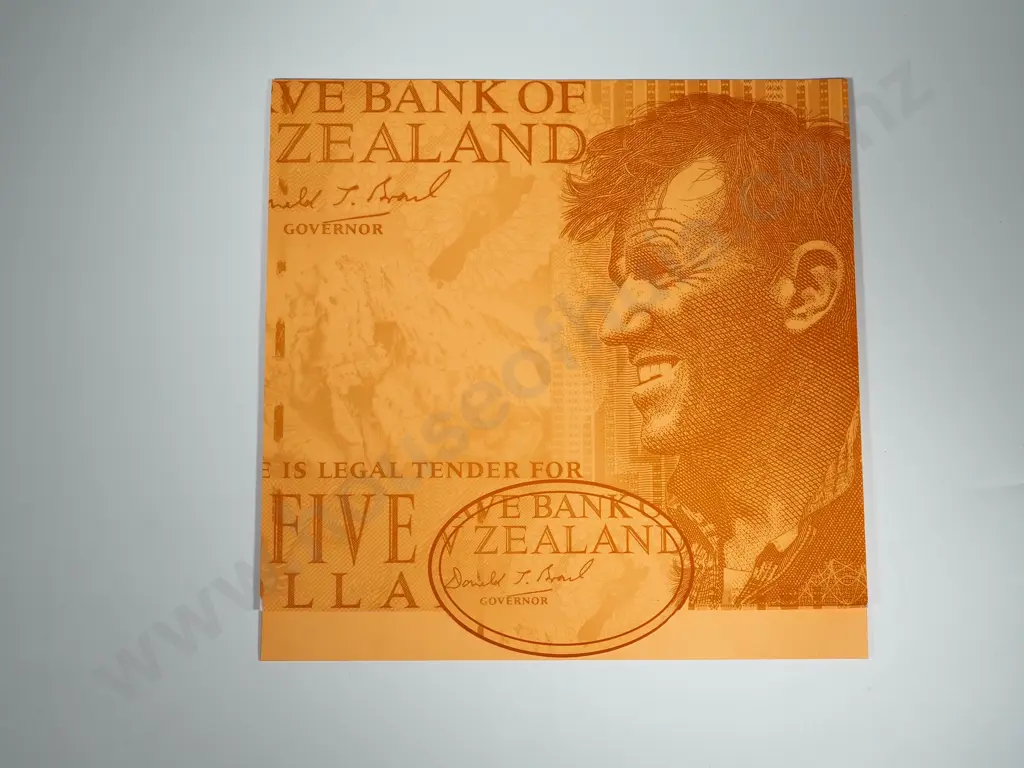 New Zealand Presentation Uncut Sheet of Eight Brash Five Dollar Notes: 1993-1999 Image 1++