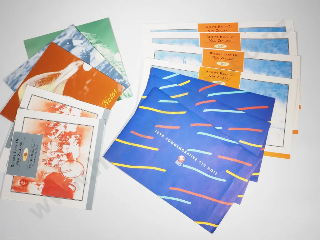 Large Collection of New Zealand Presentation Note Packs: CV $835 NZD Image 1++