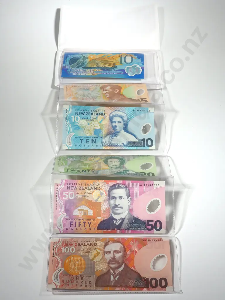 New Zealand 2000 $5 - $100 Same Numbered Banknote Set with Millennium $10:  CV $850 Image 1++