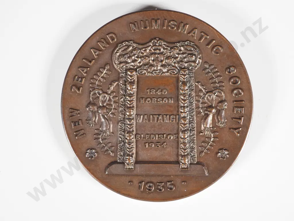 Important New Zealand 1935 Waitangi Commemorative New Zealand Numismatic Society Medal Image 1++