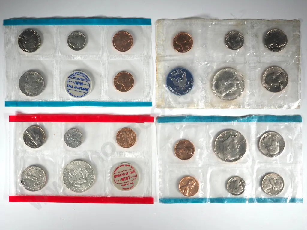 USA: 18 Mint sets 1965 & 1969 five coins incl silver half dollars. Image 1++