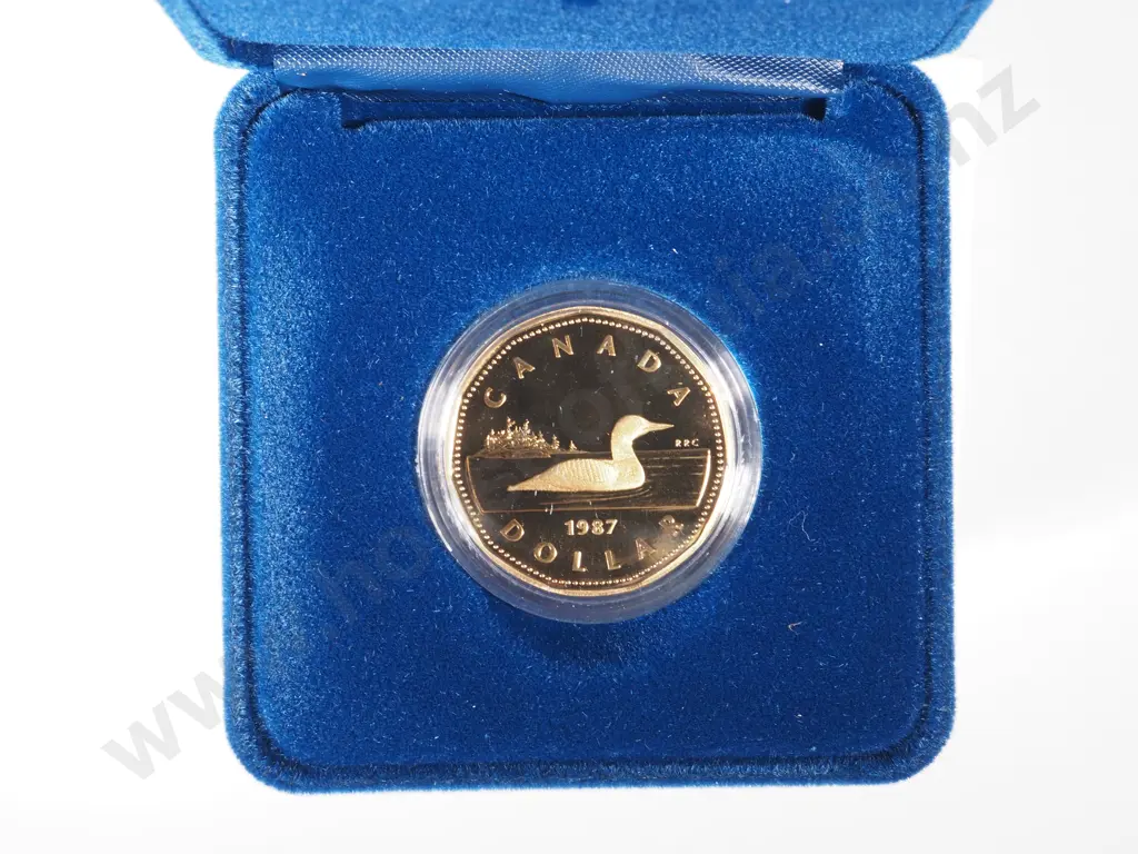 Canada: Dollar Coins Image 1++