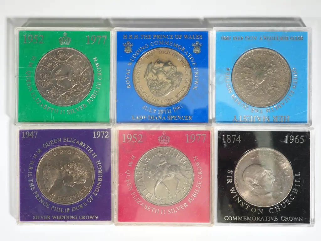 United Kingdom: 50 Cupro-Nickel Crown Coins Image 1++