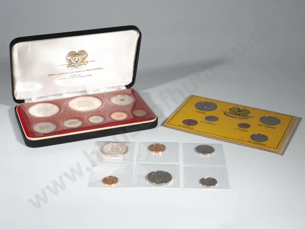 Papua New Guinea: Coin Sets: Combined C.V. US $96 (NZD $170) Image 1++