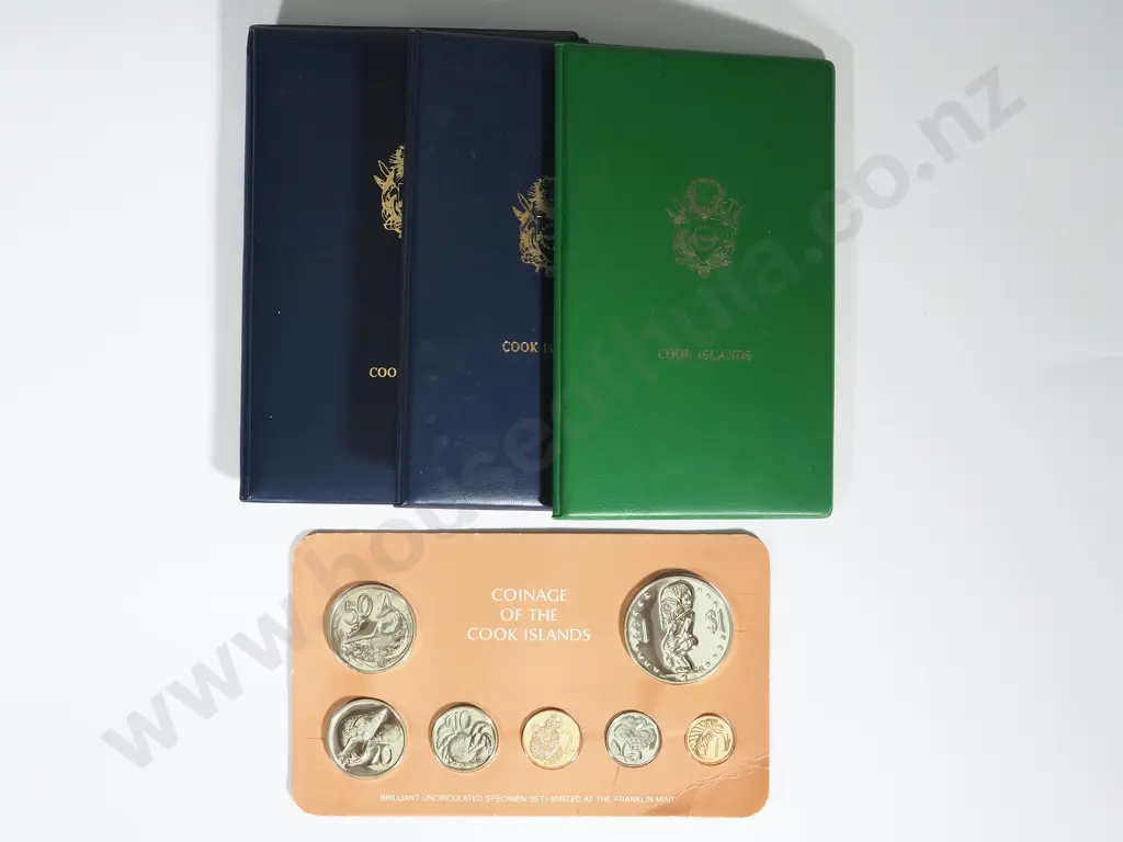 Cook Islands: Coin Sets UNC:  Combined C.V. US $144 (NZD $255) Image 1++